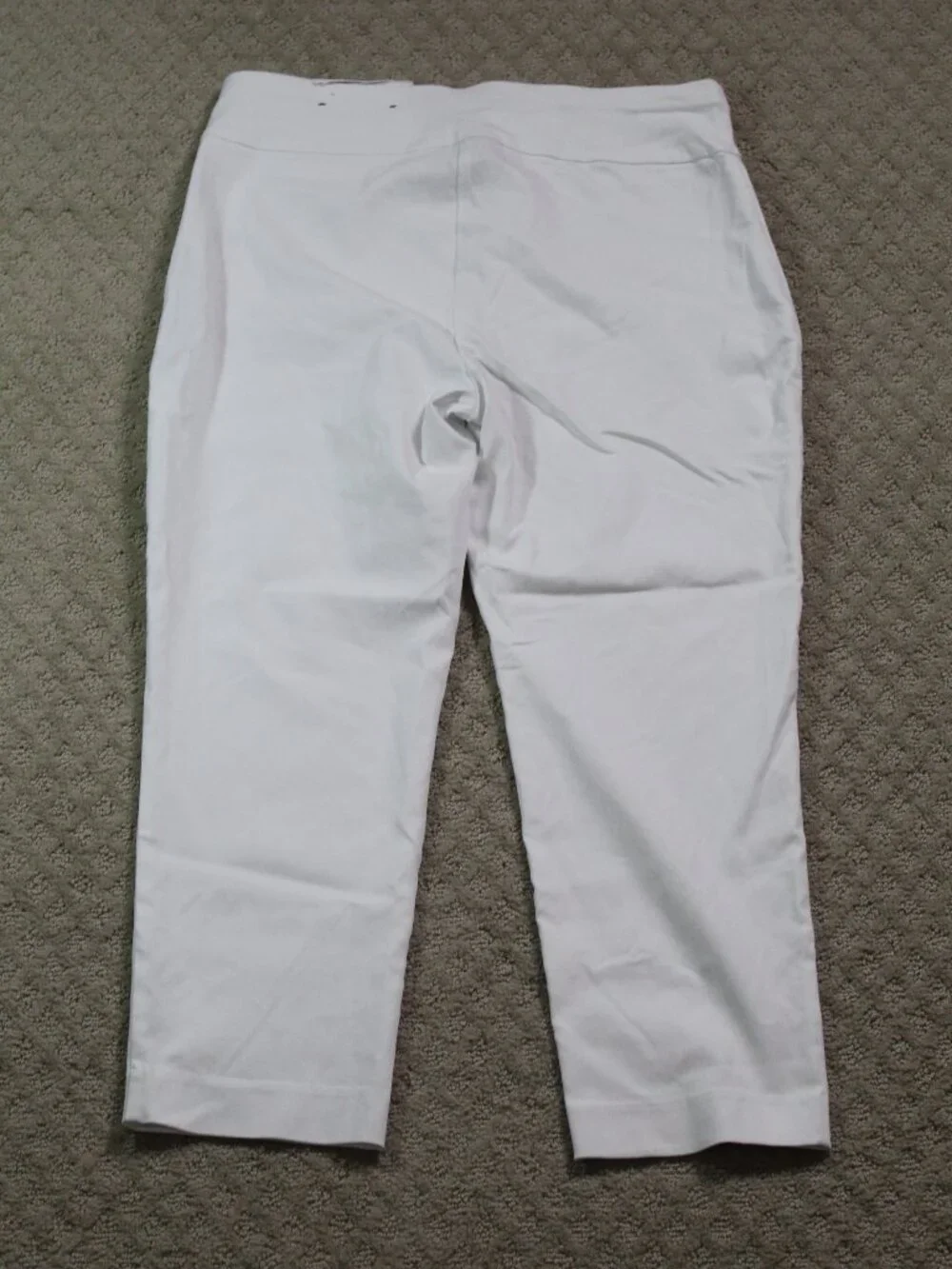 NWT INC Size 6 Bright White Skinny Capri Pull On Pants